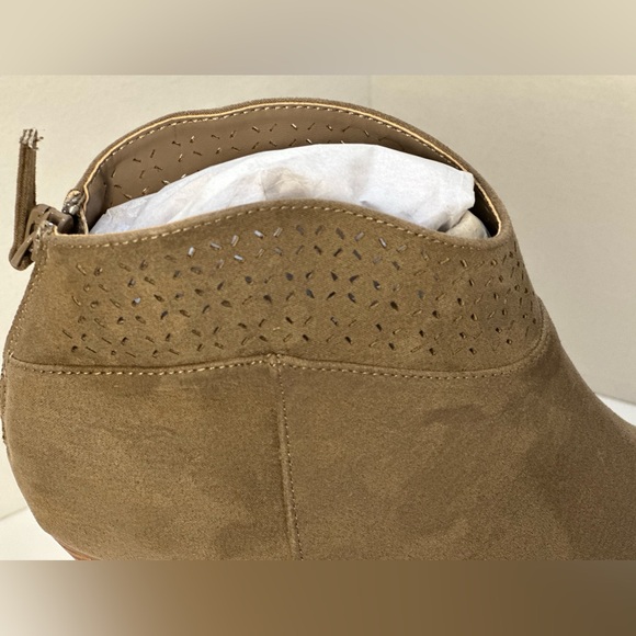 Violet & Red Jackson Lazer Cut Topline Bootie 8 - Picture 3 of 8